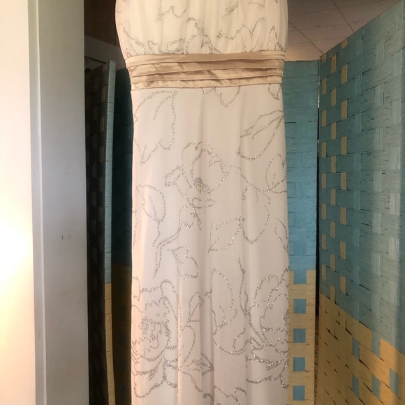 Speechless formal cream and gold dress - Picture 11 of 11